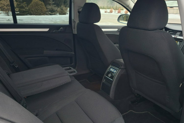Superb Skoda Superb 2.0 TDI DSG Comfort zdjęcie 23