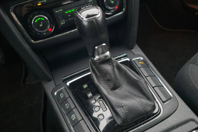 Superb Skoda Superb 2.0 TDI DSG Comfort zdjęcie 29
