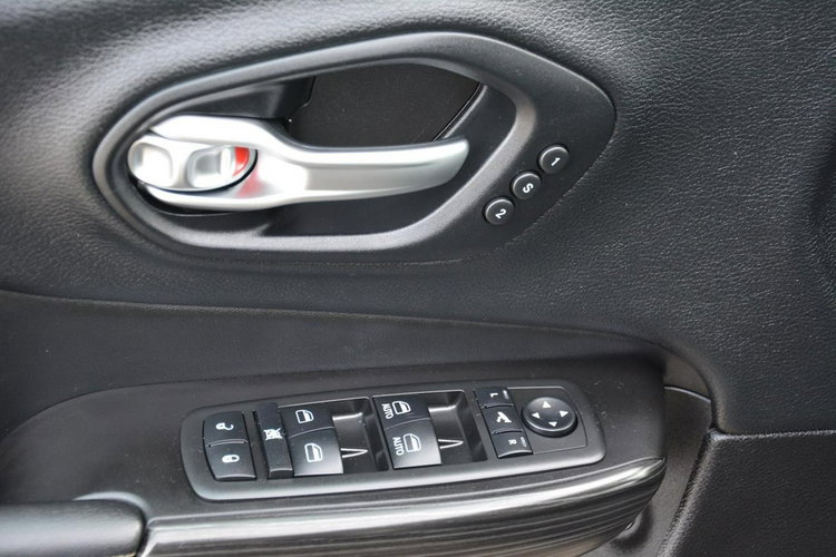 Jeep Cherokee Skóry Navi Wentylacja Kamera Asystent Pasa Xenon Ledy Radar zdjęcie 31