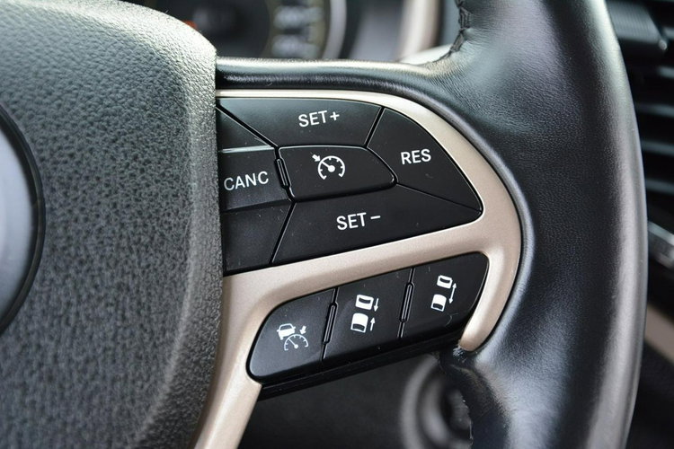 Jeep Cherokee Skóry Navi Wentylacja Kamera Asystent Pasa Xenon Ledy Radar zdjęcie 37