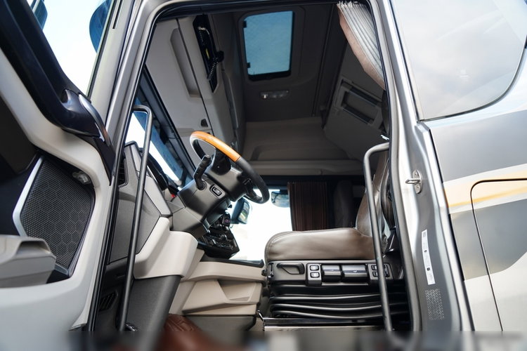 Scania S 500 / RETARDER / KLIMA POSTOJOWA / ALUFELGI / SKÓRY / OPONY 100%  zdjęcie 23