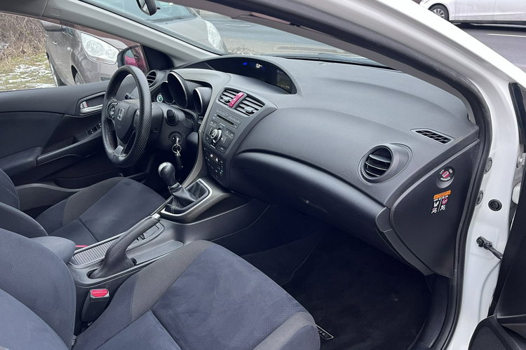 Honda Civic 1.4 Zarejestrowany Climatronic Led 6biegów Czujniki Stan BDB Bezwypadk zdjęcie 20