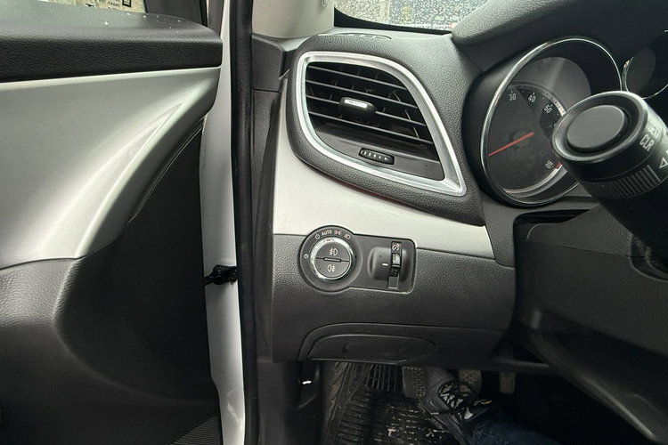 Opel Mokka 1.4 turbo 4x4 ledy xenon podg.kierownica fotele serwis zamiana1.r.gwar zdjęcie 21