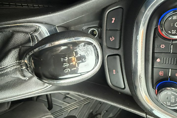 Opel Mokka 1.4 turbo 4x4 ledy xenon podg.kierownica fotele serwis zamiana1.r.gwar zdjęcie 25