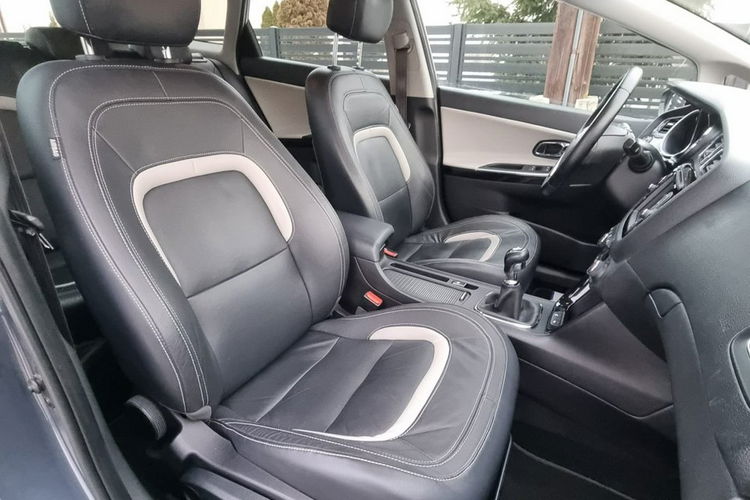 Kia Cee'd 1.6 CRDI Xenon Led Skóra Klimatronik Keyless Kamera Grzane fotele PDC zdjęcie 14