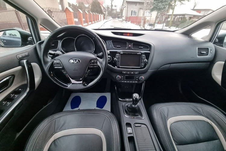 Kia Cee'd 1.6 CRDI Xenon Led Skóra Klimatronik Keyless Kamera Grzane fotele PDC zdjęcie 15