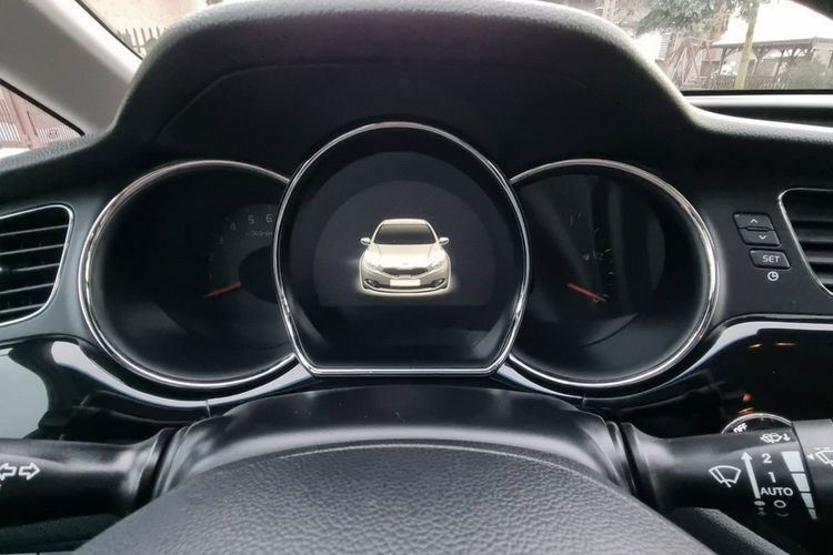 Kia Cee'd 1.6 CRDI Xenon Led Skóra Klimatronik Keyless Kamera Grzane fotele PDC zdjęcie 19