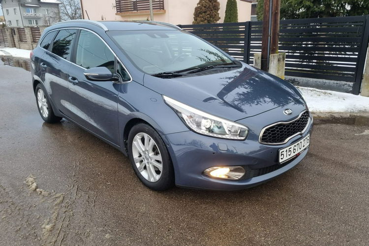 Kia Cee'd 1.6 CRDI Xenon Led Skóra Klimatronik Keyless Kamera Grzane fotele PDC zdjęcie 5
