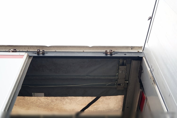 Schmitz KOGEL / FIRANKA / STANDARD / OŚ PODNOSZONA   zdjęcie 16