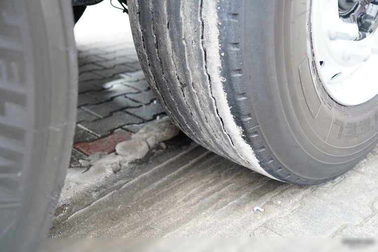 Schmitz KOGEL / FIRANKA / STANDARD / OŚ PODNOSZONA   zdjęcie 26