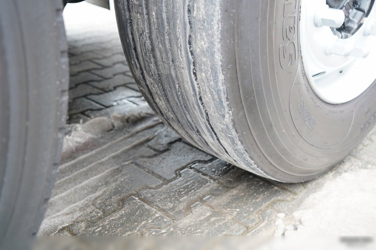 Schmitz KOGEL / FIRANKA / STANDARD / OŚ PODNOSZONA   zdjęcie 27