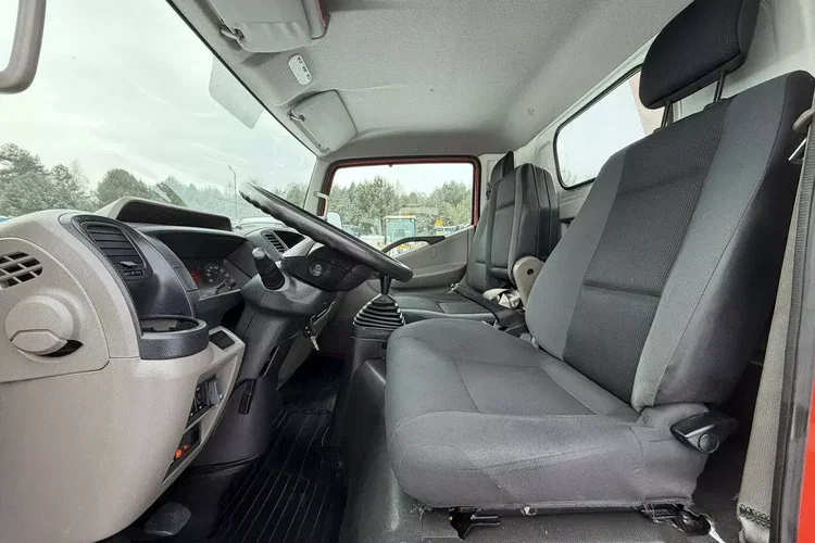 Nissan Cabstar zdjęcie 17