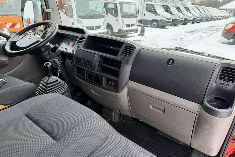 Nissan Cabstar zdjęcie 22