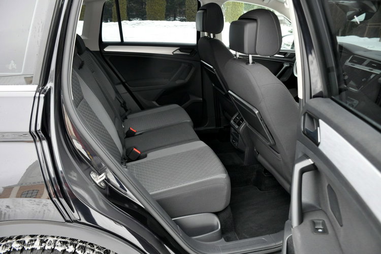 Volkswagen Tiguan 2.0TDI(150KM) Virtual Radar ACC Navi Kamera Chrom Welur I Wł Alu17"ASO zdjęcie 19