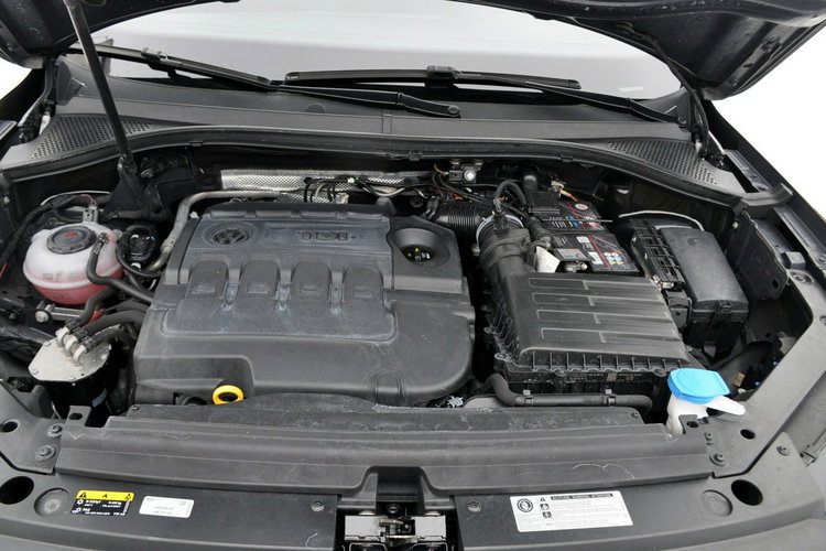 Volkswagen Tiguan 2.0TDI(150KM) Virtual Radar ACC Navi Kamera Chrom Welur I Wł Alu17"ASO zdjęcie 39