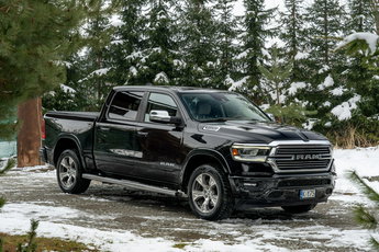  1500 Laramie CrewCab / 5.7 V8 HEMI eTorque / 4x4 / Bogata Opcja / Faktura