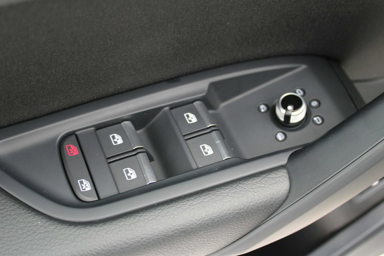 Audi Q5 40 TDI mHEV Quattro Advanced S tronic netto 100731PLN zdjęcie 18