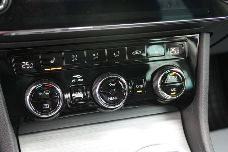 Skoda Superb Ambition DSG Nawigacja netto 73 089 PLN Gwarancja Virtual zdjęcie 24