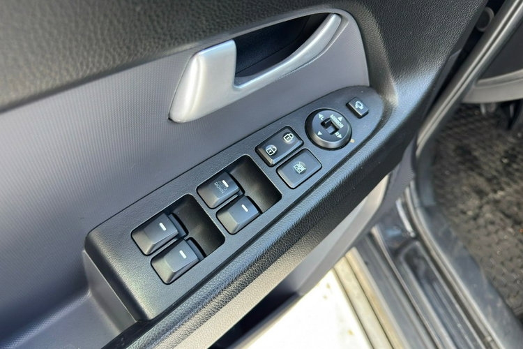 Sportage Kia Sportage 2011r 1.6 135km bezwypadkowy zdjęcie 21