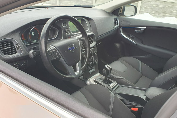 Volvo V40 2.0 D2 120KM # Momentum # NAVI # Półskóra # Piękny Kolor # Serwis ASO zdjęcie 11