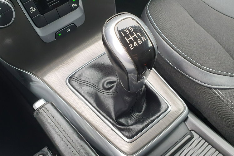 Volvo V40 2.0 D2 120KM # Momentum # NAVI # Półskóra # Piękny Kolor # Serwis ASO zdjęcie 24