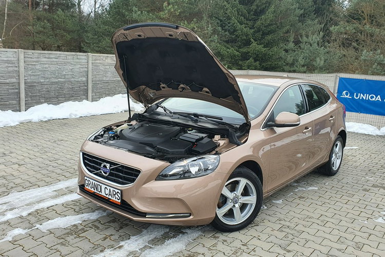 Volvo V40 2.0 D2 120KM # Momentum # NAVI # Półskóra # Piękny Kolor # Serwis ASO zdjęcie 31