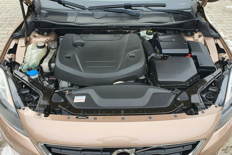 Volvo V40 2.0 D2 120KM # Momentum # NAVI # Półskóra # Piękny Kolor # Serwis ASO zdjęcie 32