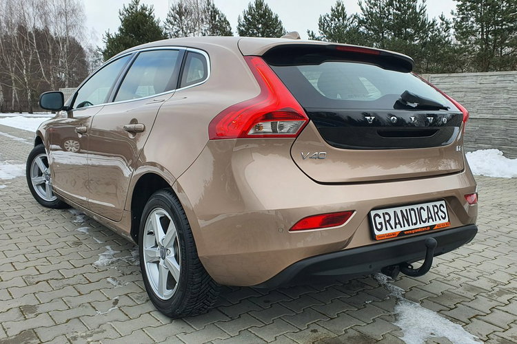 Volvo V40 2.0 D2 120KM # Momentum # NAVI # Półskóra # Piękny Kolor # Serwis ASO zdjęcie 4