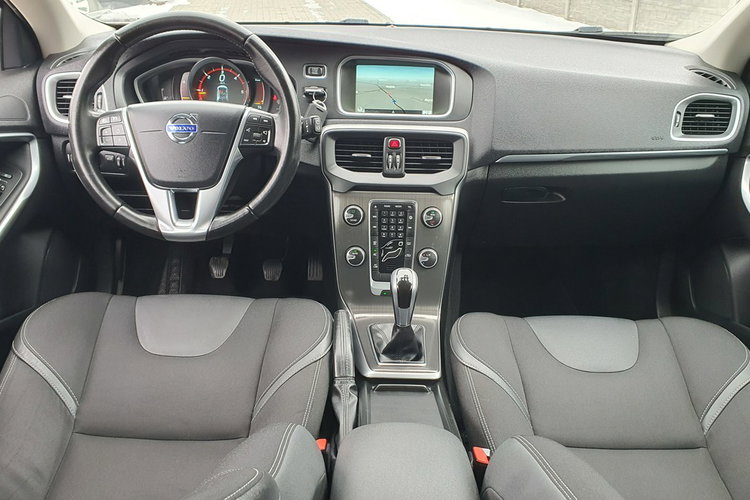 Volvo V40 2.0 D2 120KM # Momentum # NAVI # Półskóra # Piękny Kolor # Serwis ASO zdjęcie 5