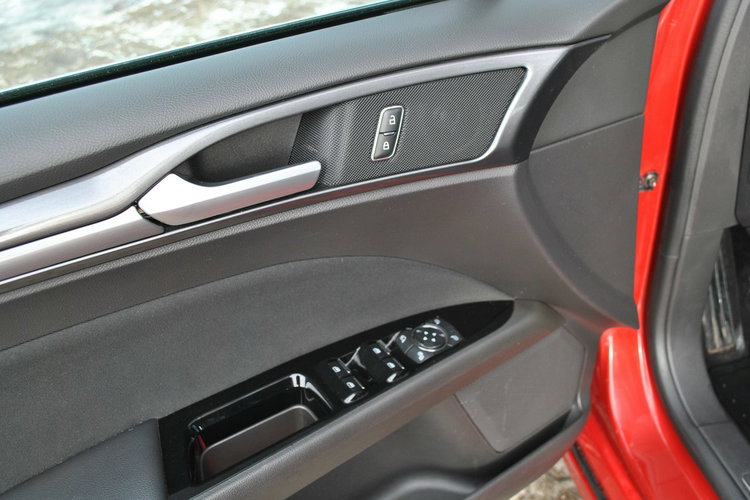 Mondeo Liftback Titanium 2.0 EcoBlue 150KM A8 ASO Gwarancja Ford Używane zdjęcie 15