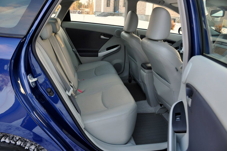 Toyota Prius 1.8i(136KM) Hybrid 127tyś.km Xenon Navi Kamera Skóry Head Up Alu17" zdjęcie 19