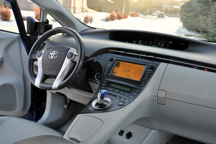 Toyota Prius 1.8i(136KM) Hybrid 127tyś.km Xenon Navi Kamera Skóry Head Up Alu17" zdjęcie 26