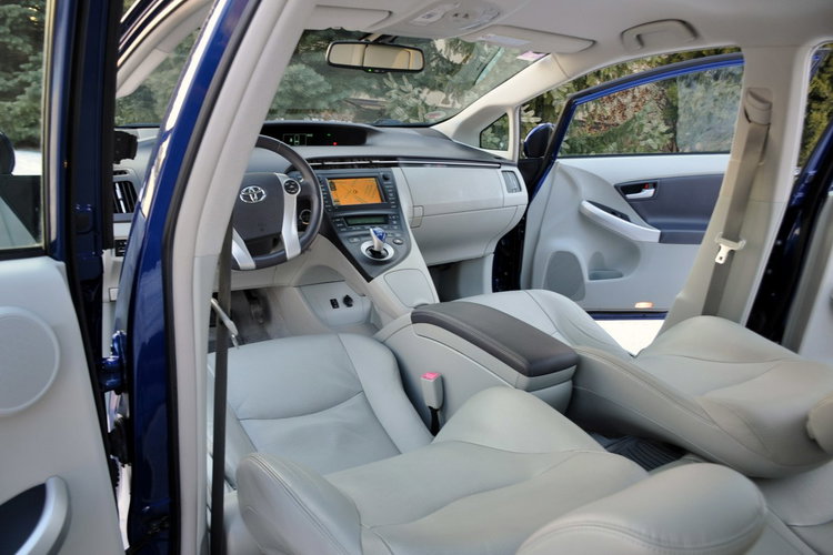 Toyota Prius 1.8i(136KM) Hybrid 127tyś.km Xenon Navi Kamera Skóry Head Up Alu17" zdjęcie 27