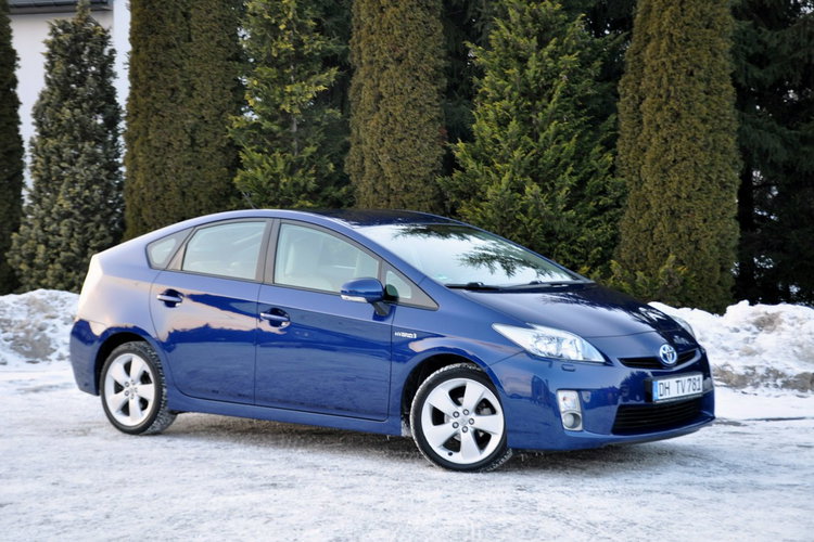 Toyota Prius 1.8i(136KM) Hybrid 127tyś.km Xenon Navi Kamera Skóry Head Up Alu17" zdjęcie 4