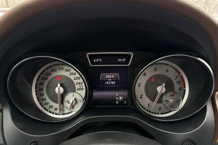 Mercedes GLA 250 4Matic, Klimatyzacja, Nawigacja, 2 kpl. opon, Podgrz. fotele, Skóra zdjęcie 21