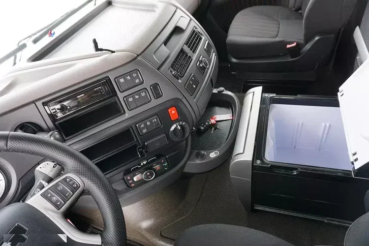 DAF XF / 480 / ACC / EURO 6 / SSC / MEGA / BDF / 7.82 M / RETARDER / OŚ SKRĘTNA zdjęcie 9