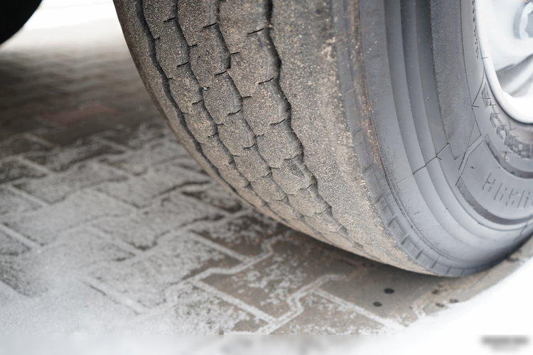 ZASŁAW / WYWROTKA  25 m3 / STALOWA / RYNNA / OŚ PODNOSZONA zdjęcie 17