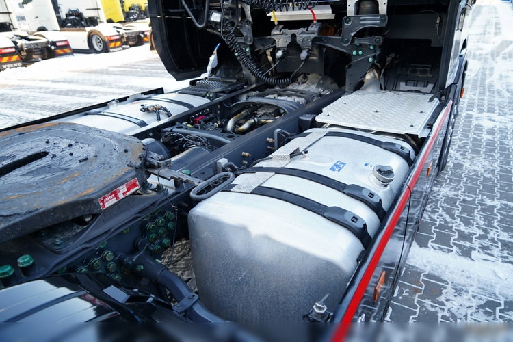 Scania S 530 / V8 / RETARDER   / BOGATE WYPOSAŻENIE /  zdjęcie 16