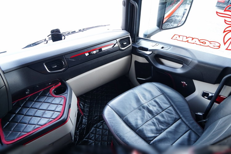 Scania S 530 / V8 / RETARDER   / BOGATE WYPOSAŻENIE /  zdjęcie 32