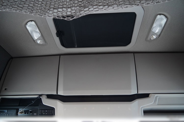 Scania S 530 / V8 / RETARDER   / BOGATE WYPOSAŻENIE /  zdjęcie 34