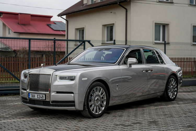 Phantom 6.7 V12 TwinTurbo 571KM / BeSpoke / Ikona / Jedyny w PL / Bezwypadkowy zdjęcie 12