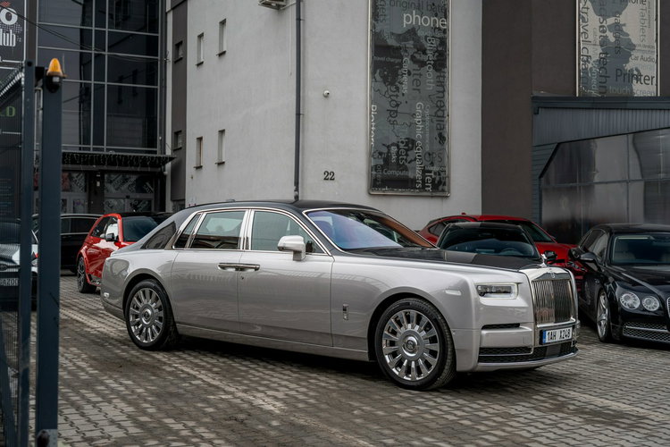 Phantom 6.7 V12 TwinTurbo 571KM / BeSpoke / Ikona / Jedyny w PL / Bezwypadkowy zdjęcie 16