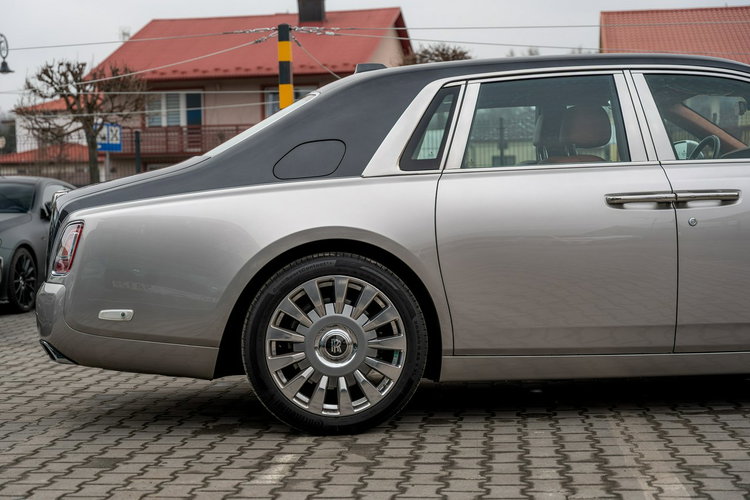 Phantom 6.7 V12 TwinTurbo 571KM / BeSpoke / Ikona / Jedyny w PL / Bezwypadkowy zdjęcie 17