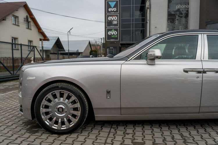 Phantom 6.7 V12 TwinTurbo 571KM / BeSpoke / Ikona / Jedyny w PL / Bezwypadkowy zdjęcie 8