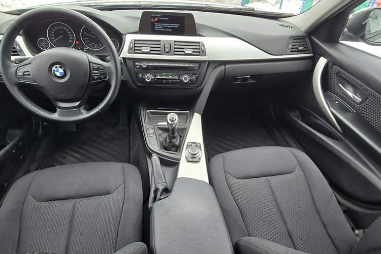 BMW 318 Bezwypadkowy zdjęcie 10