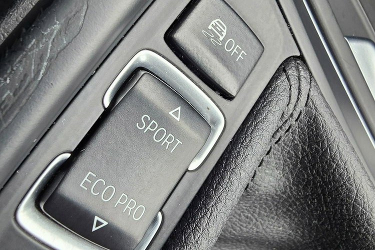 BMW 318 Bezwypadkowy zdjęcie 17