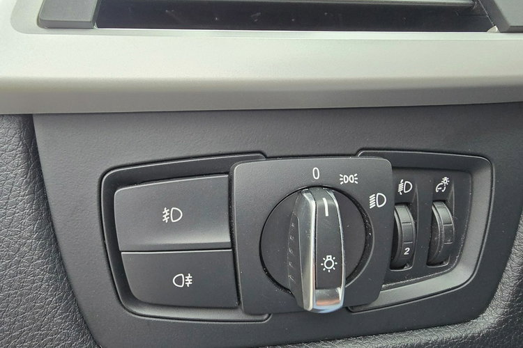 BMW 318 Bezwypadkowy zdjęcie 21