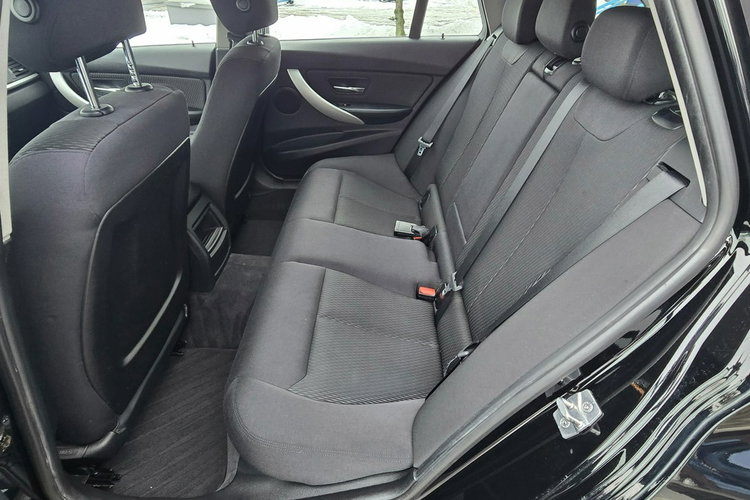 BMW 318 Bezwypadkowy zdjęcie 24