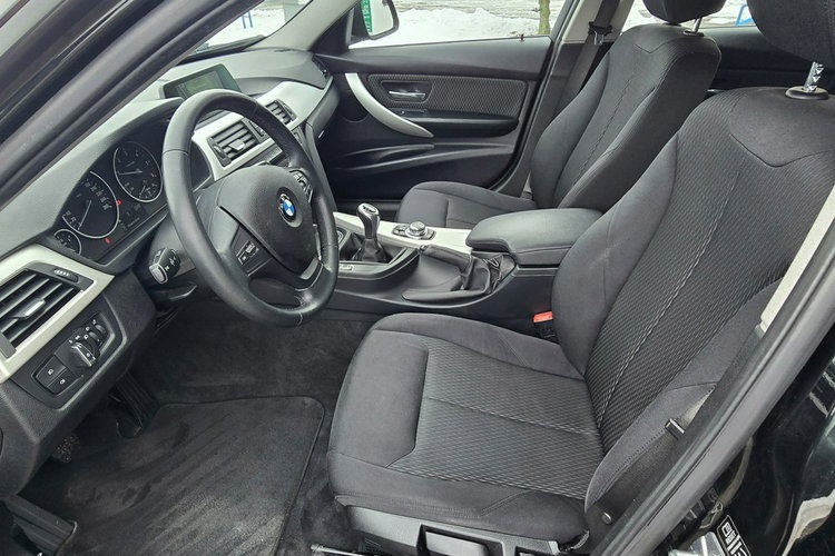 BMW 318 Bezwypadkowy zdjęcie 9