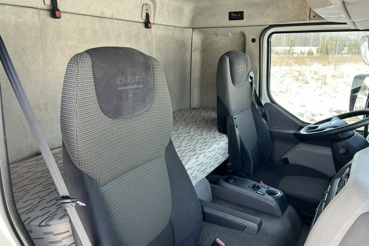 DAF LF 310 Chłodnia Multitemperatura Sprowadzony EURO 6 Przebieg Udokumentowany , Klimatyzacja , Sypialka, Blokada Mostu , Winda zdjęcie 32